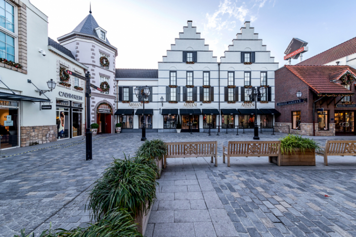 Designer Outlet Roermond NL Neumunster D Willemen